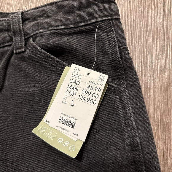 Divided Women's Black Cargo Flare Jeans - Picture 4 of 6